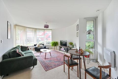 2 bedroom flat for sale, North Side Wandsworth Common, St John's Hill, London, SW18