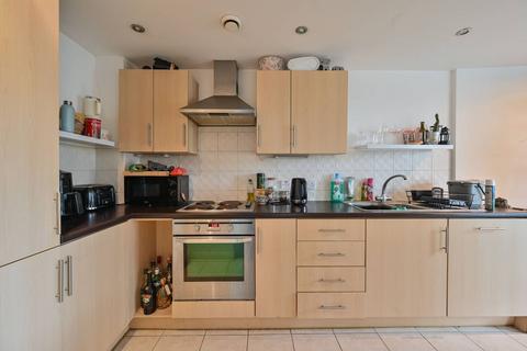 2 bedroom flat for sale, North Side Wandsworth Common, St John's Hill, London, SW18