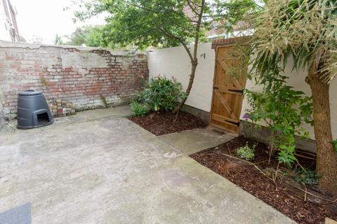 undefined, Claremont Road, L15 3HH,
