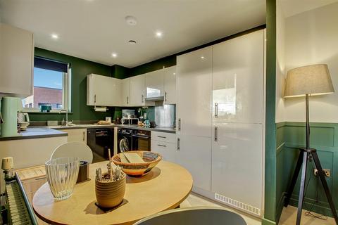 2 bedroom apartment for sale, Matthews Close, Wembley