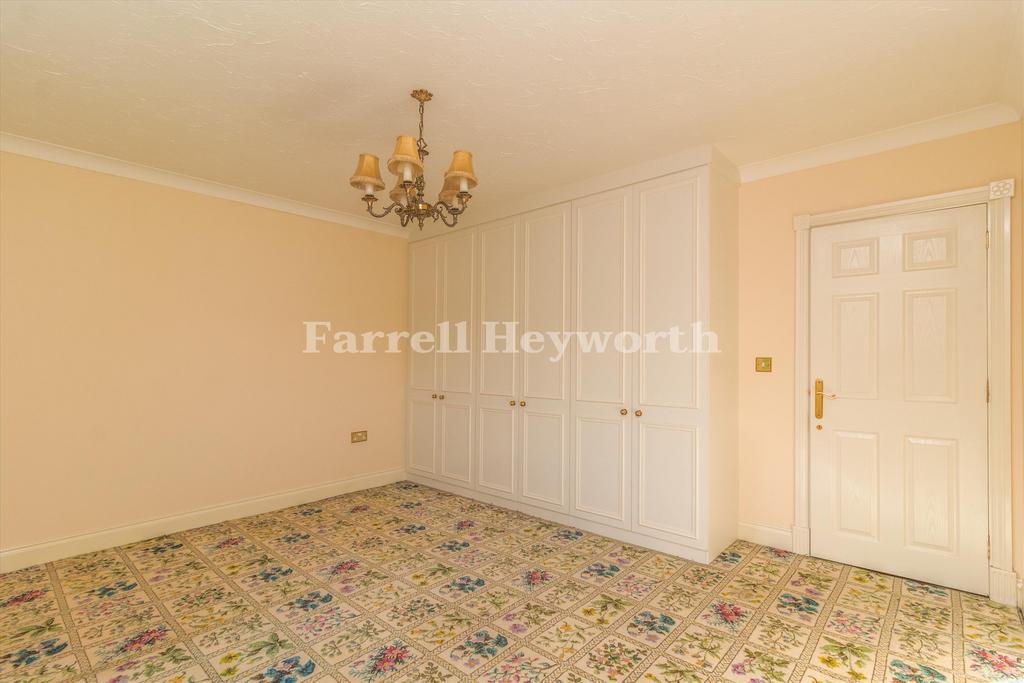 Bedroom 4 image 2