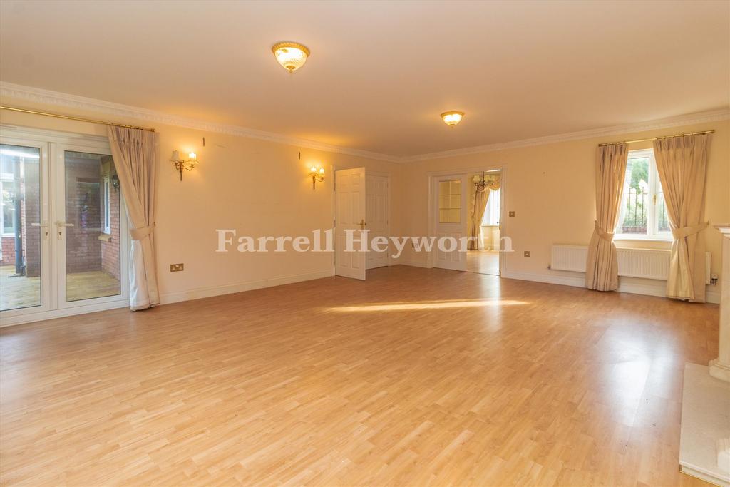 Lounge image 2