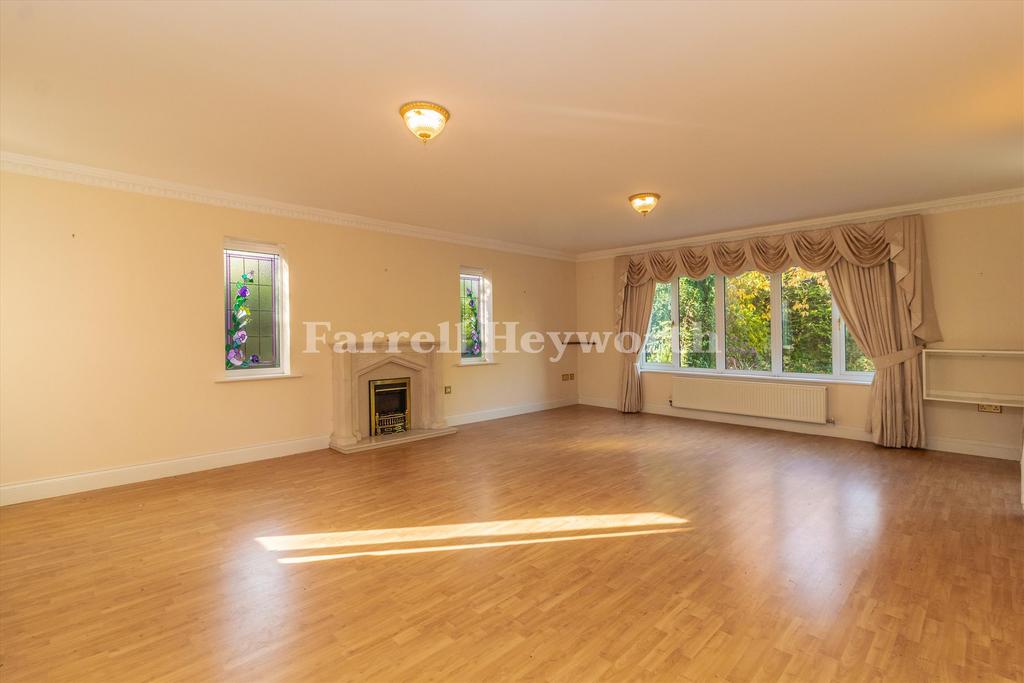 Lounge image 3