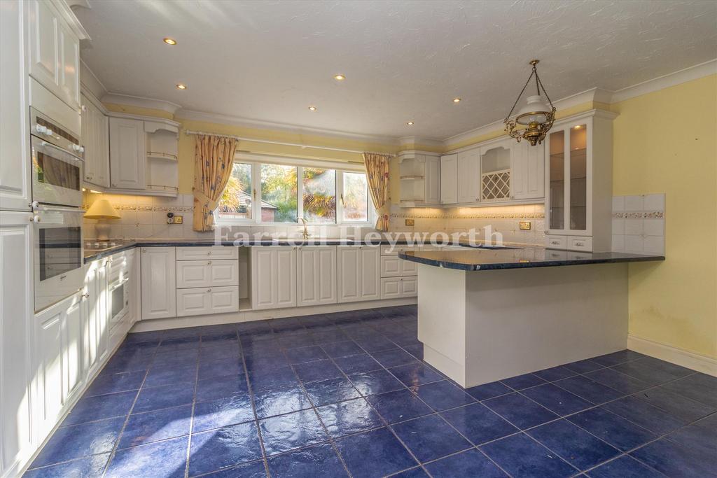 Kitchen image 3