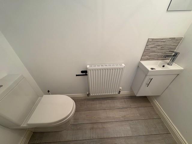 Toilet.jpg