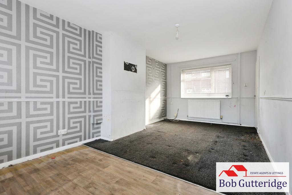 Through lounge / dining room