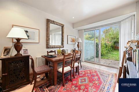 4 bedroom terraced house for sale, Jubilee Road, Perivale, Middlesex, UB6