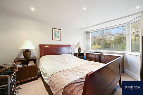4 bedroom terraced house for sale, Jubilee Road, Perivale, Middlesex, UB6