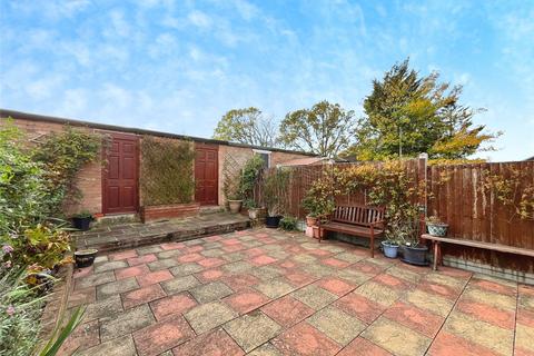 76 Eltham Hill, London, SE9 5EF