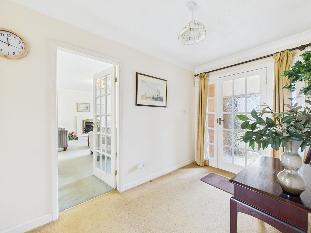 Entrance Hallway through to Lounge/Dining Room