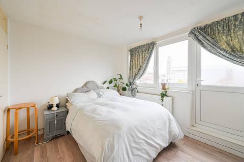 11 Stuart Crescent, London, N22 5NJ