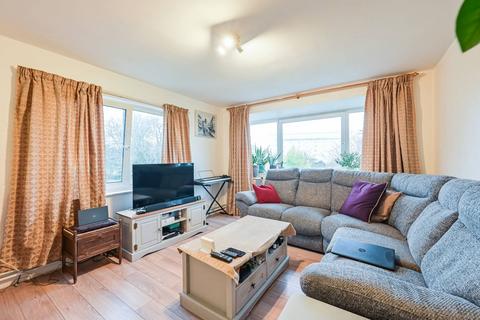 2 bedroom flat for sale, Stuart Crescent, Bounds Green, London, N22