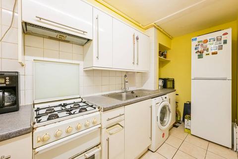 2 bedroom flat for sale, Stuart Crescent, Bounds Green, London, N22