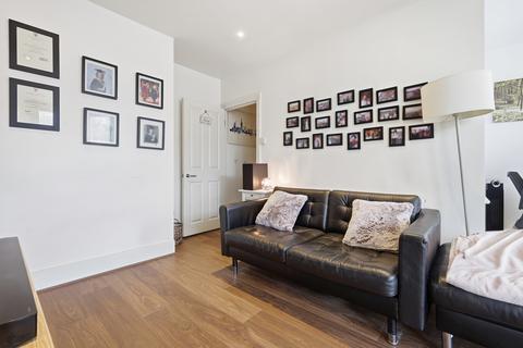 1 bedroom flat for sale, London E16