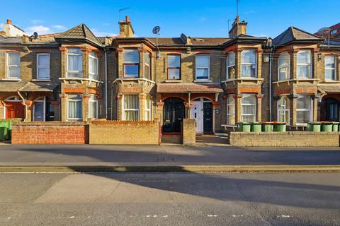1 bedroom flat for sale, London E16