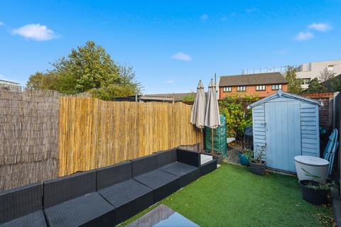 1 bedroom flat for sale, London E16