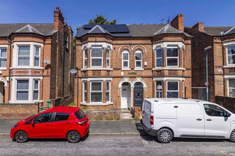 6 bedroom semi-detached house to rent, Trinity Avenue, Nottingham NG7