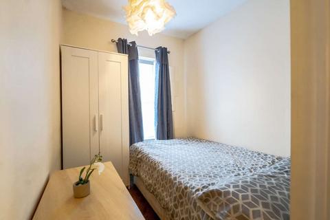 4 bedroom house of multiple occupation to rent, Heslington Road, York YO10