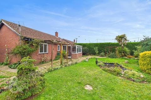 2 bedroom detached bungalow for sale, Egremont Road, Diss