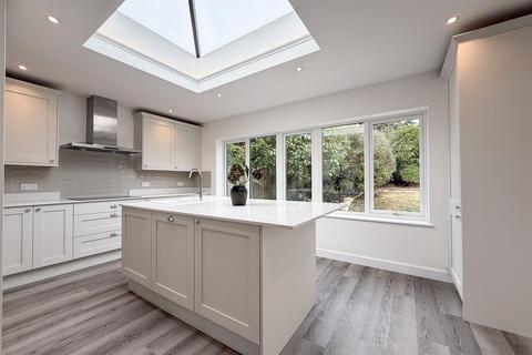 undefined, Alderton, Nr Tewkesbury GL20 8NL