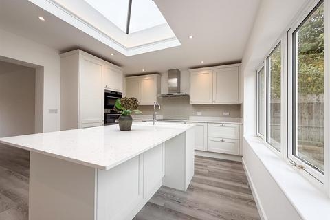 undefined, Alderton, Nr Tewkesbury GL20 8NL