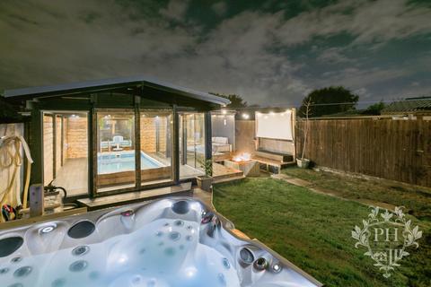 undefined, Lime Road, Normanby