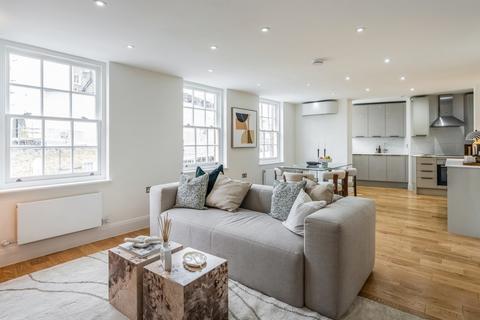 Cadogan Lane, London, SW1X