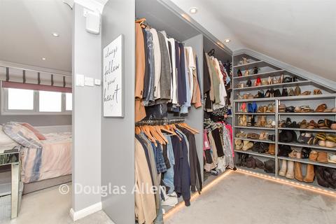 4 bedroom semi-detached house for sale, Woodberry Down, Epping, Essex