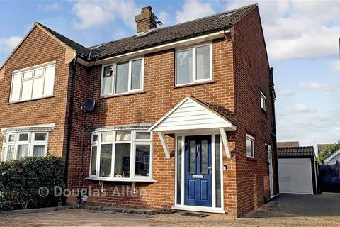 4 bedroom semi-detached house for sale, Woodberry Down, Epping, Essex