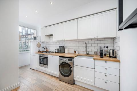 2 bedroom flat for sale, Offord Road, London N1