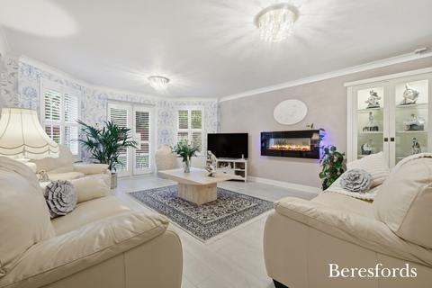 5 bedroom detached house for sale, Hyde Close, Chafford Hundred, RM16