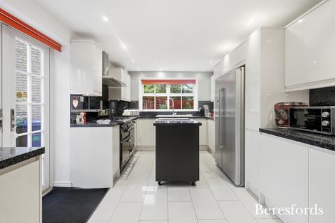 5 bedroom detached house for sale, Hyde Close, Chafford Hundred, RM16