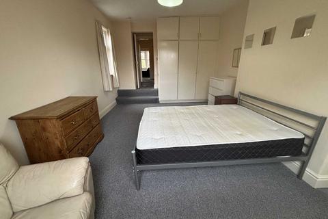 2 bedroom flat to rent, Flat 2 Victoria Road, Fallowfield