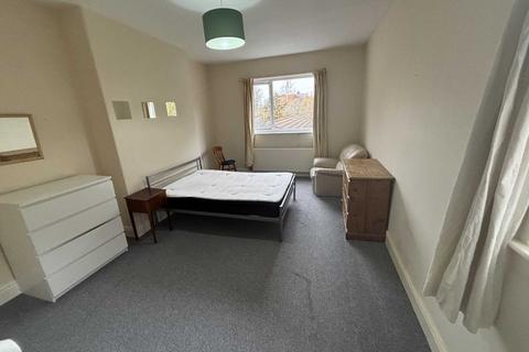 2 bedroom flat to rent, Flat 2 Victoria Road, Fallowfield