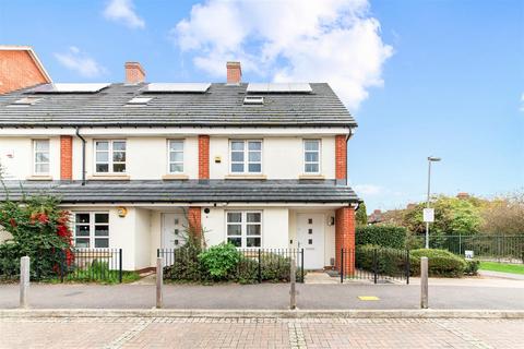 3 bedroom end of terrace house for sale, Cotton Close, Mitcham CR4