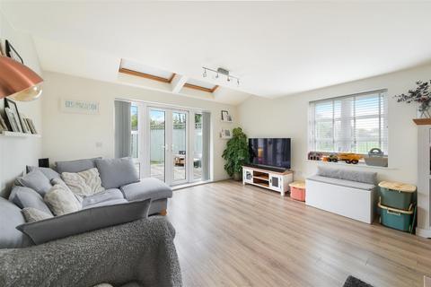 3 bedroom end of terrace house for sale, Cotton Close, Mitcham CR4