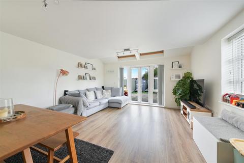 3 bedroom end of terrace house for sale, Cotton Close, Mitcham CR4