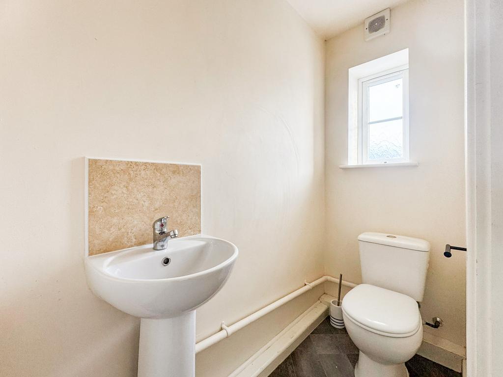 WC (ground floor)