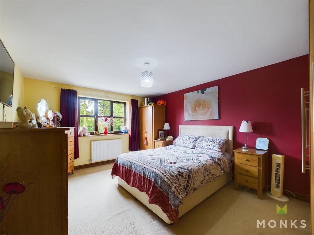 CAM01348 G0-PR0400-STILL001.jpg