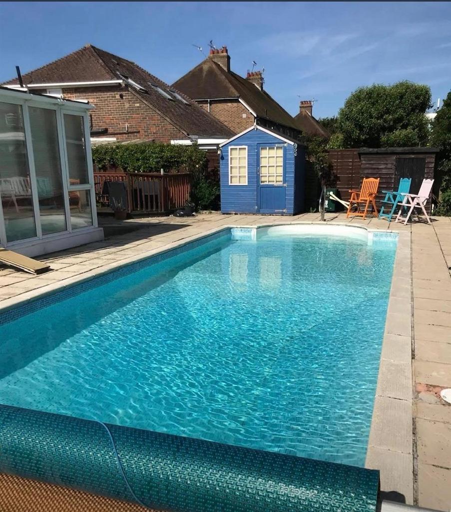 Pool 1.jpg