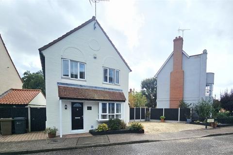 3 bedroom detached house for sale, Bucklebury Heath, South Woodham Ferrers, South Woodham Ferrers, Chelmsford.