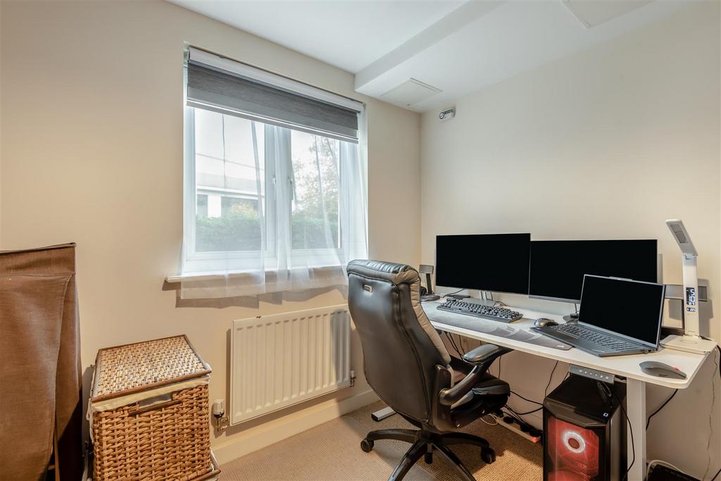 8668615-interior09.jpg