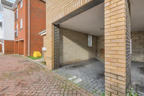 2 bedroom apartment for sale, Sherwood Avenue, Larkfield, Aylesford