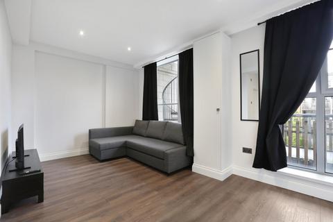 3 bedroom flat for sale, Grosvenor Terrace, London