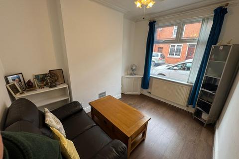 3 bedroom terraced house for sale, Chepstow Road, Leicester LE2
