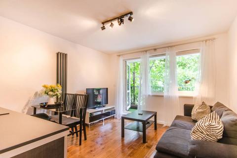 2 bedroom flat for sale, Staveley Close, Peckham, London, SE15