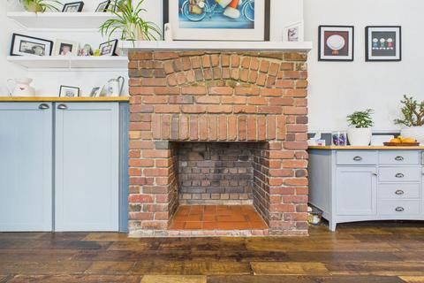 4 bedroom terraced house for sale, Warbro Road, Torquay, TQ1 3QZ