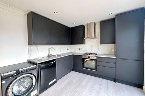 2 bedroom apartment to rent, Cheam Road, Epsom KT17