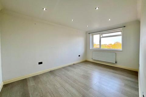 2 bedroom apartment to rent, Cheam Road, Epsom KT17