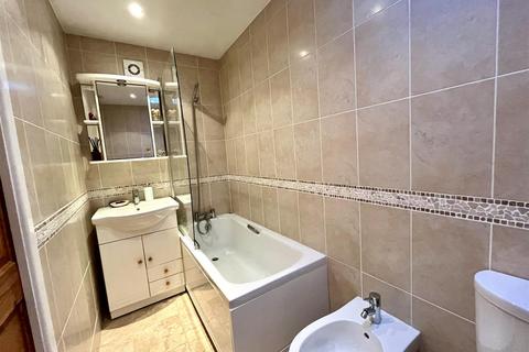 4 bedroom detached house for sale, The Green, Caston
